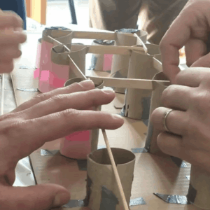 Le jeu du pont pour relier vos talents